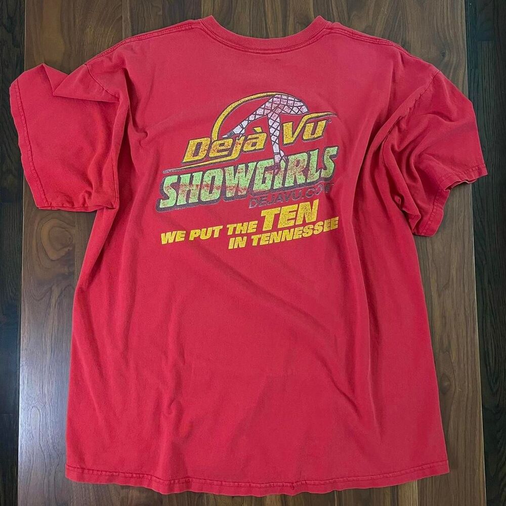 Deja Vu Showgirls Nashville Tennessee Vintage T-Shirt Red XL